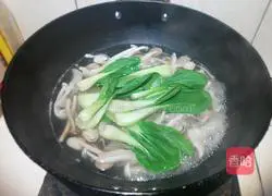 Illustration of how to make vegetable and mushroom soup 8