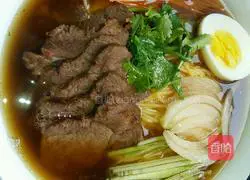 Illustration of how to make beef bone soup noodles 12