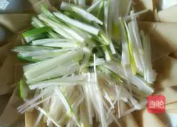 Big Mac Illustration of how to make shredded pork with Banjing sauce 1