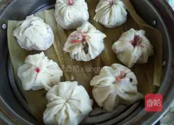 Illustration of how to make siu mai with kimchi and pork stuffing 6