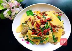 Illustration of how to make stir-fried meat with spring bamboo shoots 13