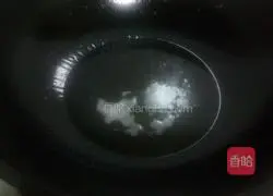 Illustration of how to stir-fry pork liver with kimchi 10