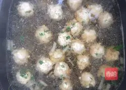 Picture of how to make cabbage, tofu and meatball soup 1