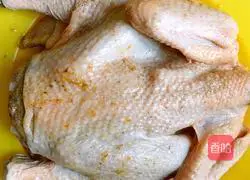 Illustration of how to make braised chicken with scallion oil 1