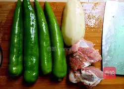 Illustration of how to make meat-stuffed green peppers 1