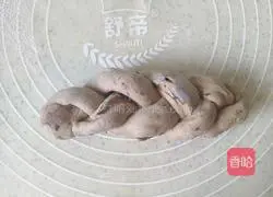 Illustration of how to make raisin garland bread (one fermentation) 10