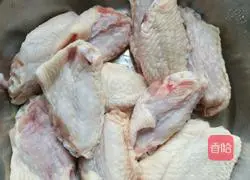 Illustration of how to make braised chicken wings 1