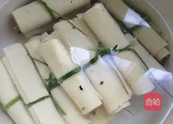 Illustration of how to make thousands of meat rolls 7