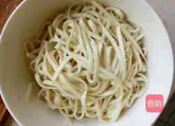 Illustration of how to make braised noodles with sour beans and minced meat 9