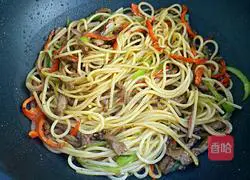 Illustration of how to make stir-fried spaghetti with black pepper and beef tenderloin 12