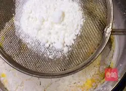 Illustration of how to make eight-inch chiffon cake 10