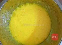 Illustration of how to make the rice cooker cake 4 