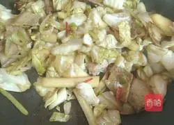 Illustration of how to cook pork belly with kimchi 6