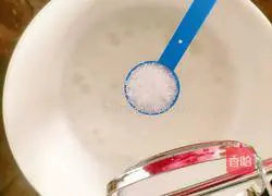 Illustration of how to make pear blossoms 9