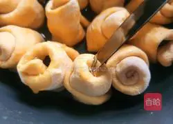 Illustration of rice cooker baked sweet potato raisin bread (the most complete) 11