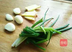 Illustration of Braised Pork Claws 5