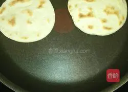 Illustration of how to make pork buns with cured sauce 11