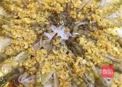 Illustration of how to make garlic vermicelli, baby cabbage and steamed shrimps 12 