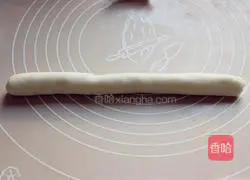 Illustration of how to make crystal shrimp steamed dumplings 7