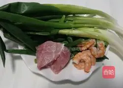 Illustration of how to make shredded pork with green onion 1