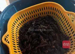 Illustration of how to make braised pork with pickled vegetables 2