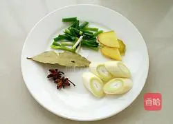 Illustration of how to make beef stew with tomatoes and potatoes 2