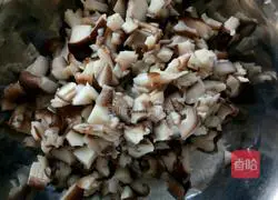 Illustration of making spicy beef sauce 2