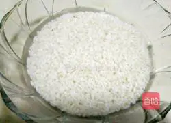 Illustration of how to make pearl meatballs 1