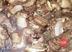 Illustration of how to cook mutton with carrots 5