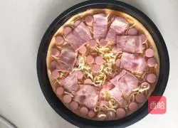 Ham Illustration of how to make bacon pizza 7