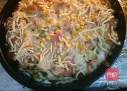 Illustration of how to make ham and bacon pizza 11