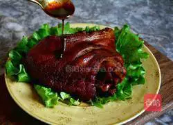 Illustration of how to make rock sugar elbows 16