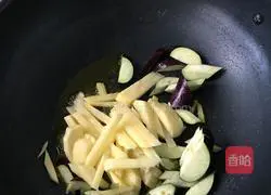 Illustration of how to cook oatmeal noodles with fish 3