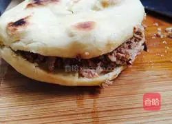 Illustration of how to make Shaanxi cured meat buns 5