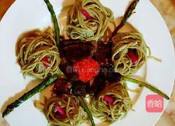 Illustration of how to make caviar steak cold noodles 8