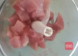 Illustration of how to make honey-glazed meat jerky 2