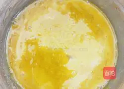 Illustration of how to make orange chiffon cake 3