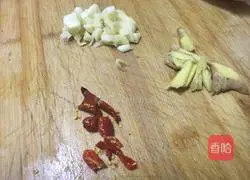 Illustration of how to make oily potato slices 3