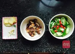 Illustration of how to make large plate of braised chicken wings 2