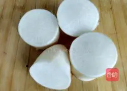 Illustration of how to make white radish kimchi 2