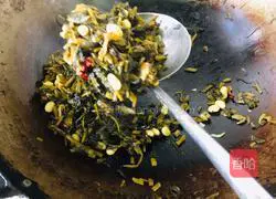 Illustration of how to make pork with pickled vegetables 6