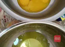 Illustration of how to make ten-inch cocoa chiffon cake base 1