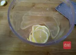 Illustration of how to make Hong Kong-style lemon tea 7