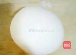 Illustration of how to make pizza with home electric baking pan 2