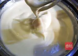 Illustration of how to make whole egg original cupcakes 6