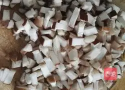 Illustration of how to make braised noodles with mushrooms and eggs 5