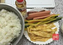 Illustration of how to make kimchi sushi 4