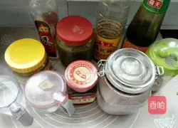 Illustration of preparing mutton seasoning 1