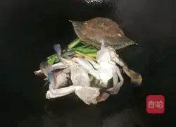 Illustration of how to make stir-fried crabs with onion and ginger 6