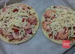 Illustration of how to make shrimp pizza 9